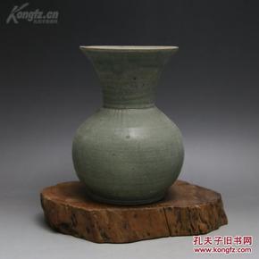 五代越窑青瓷凤尾瓶