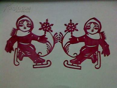 60年代自刻剪纸:小孩滑冰(见描述)红色