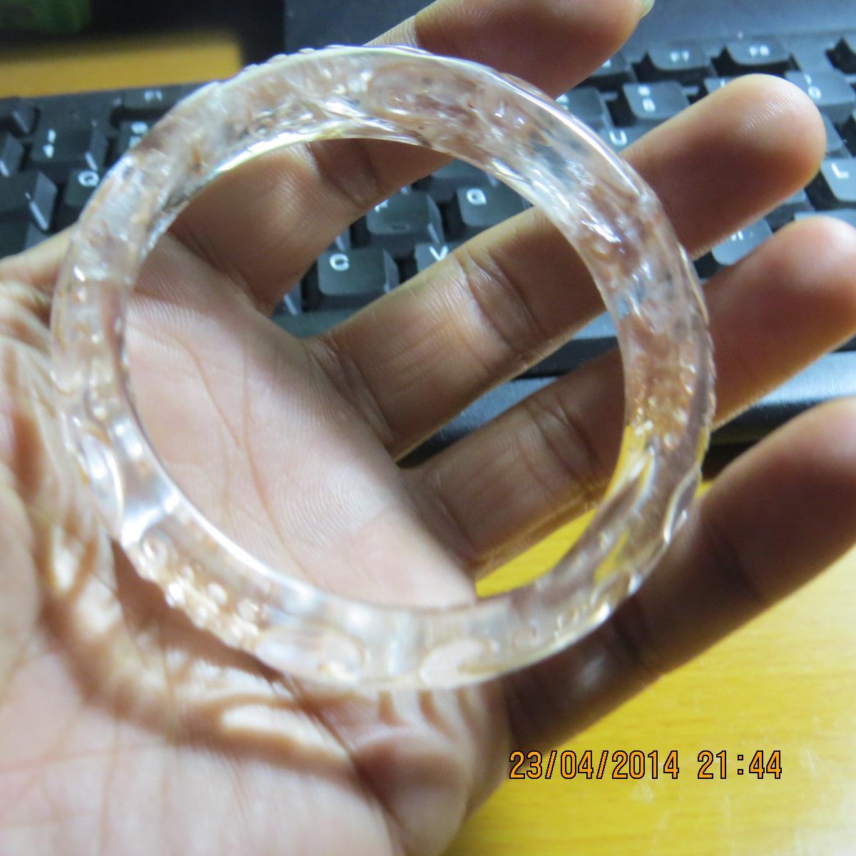 汉代精美的水晶手镯