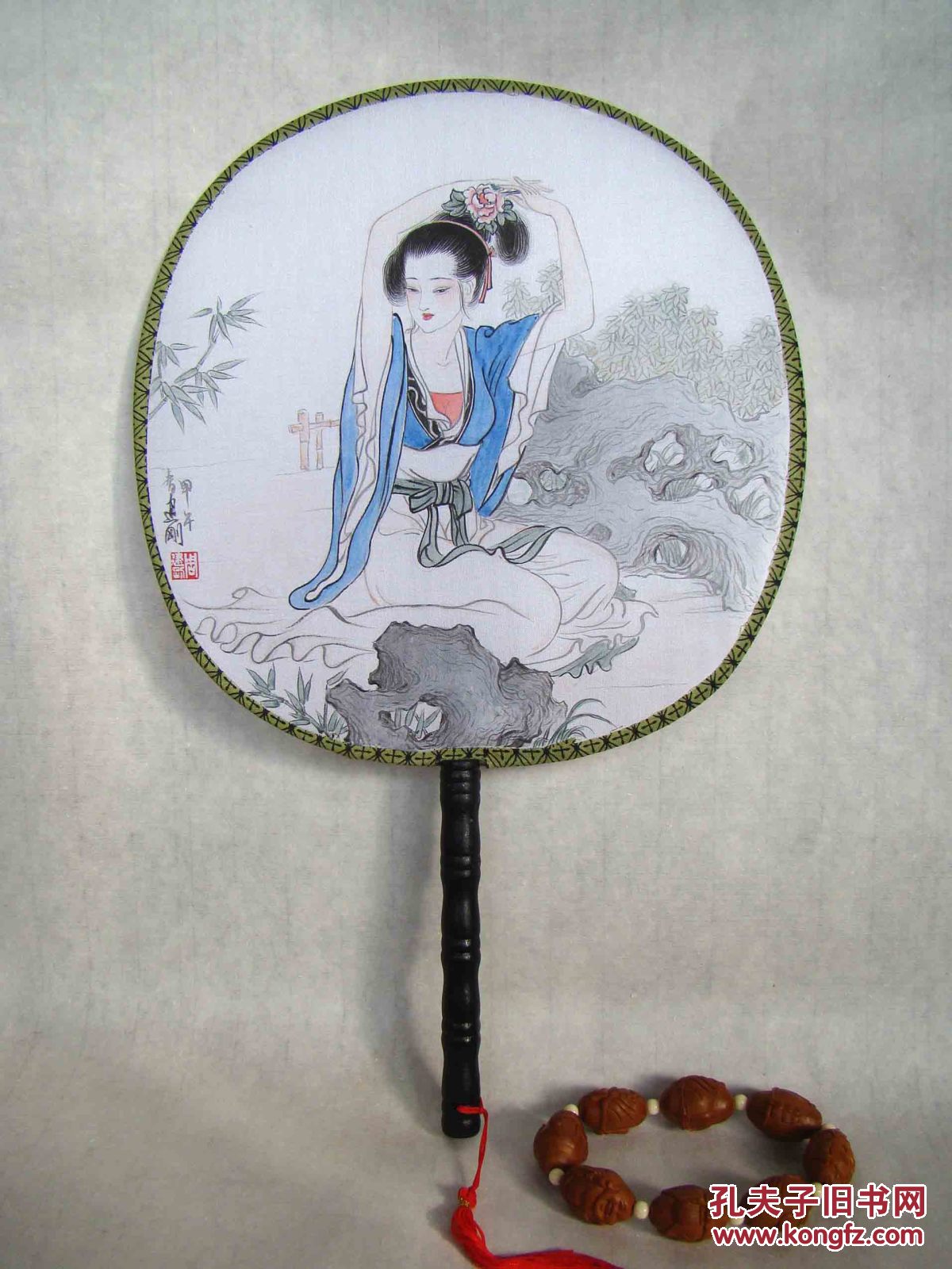 团扇摘花仕女图水墨手绘真迹周建刚作