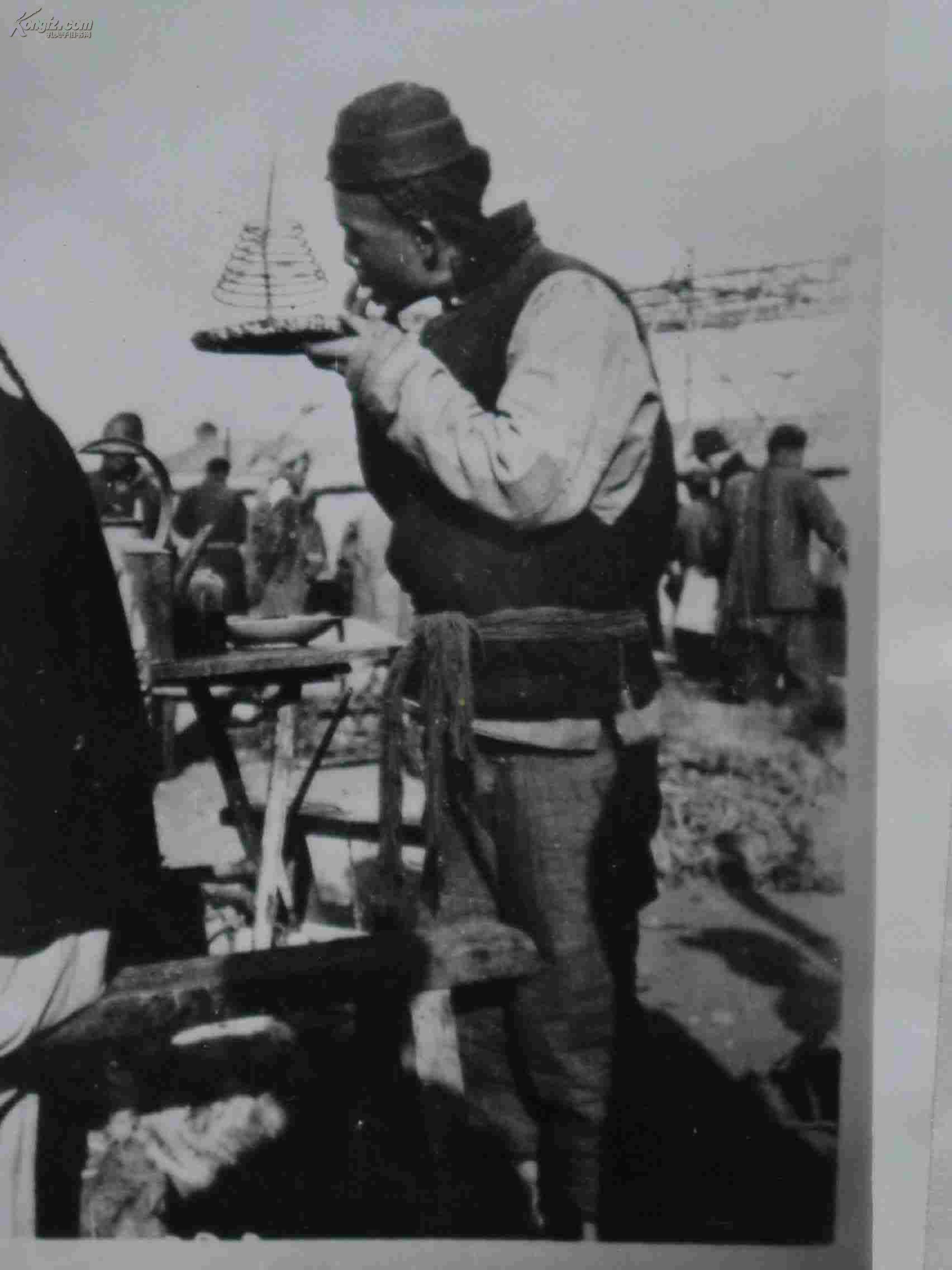 清朝老照片:逛集市的人