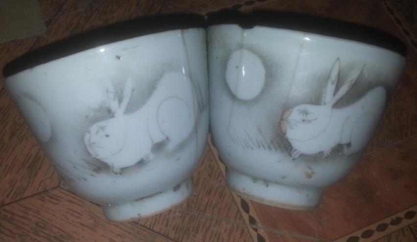 特价民国八大山人手绘玉兔向月图小茶杯水杯酒杯小碗一对包老稀少瓷器