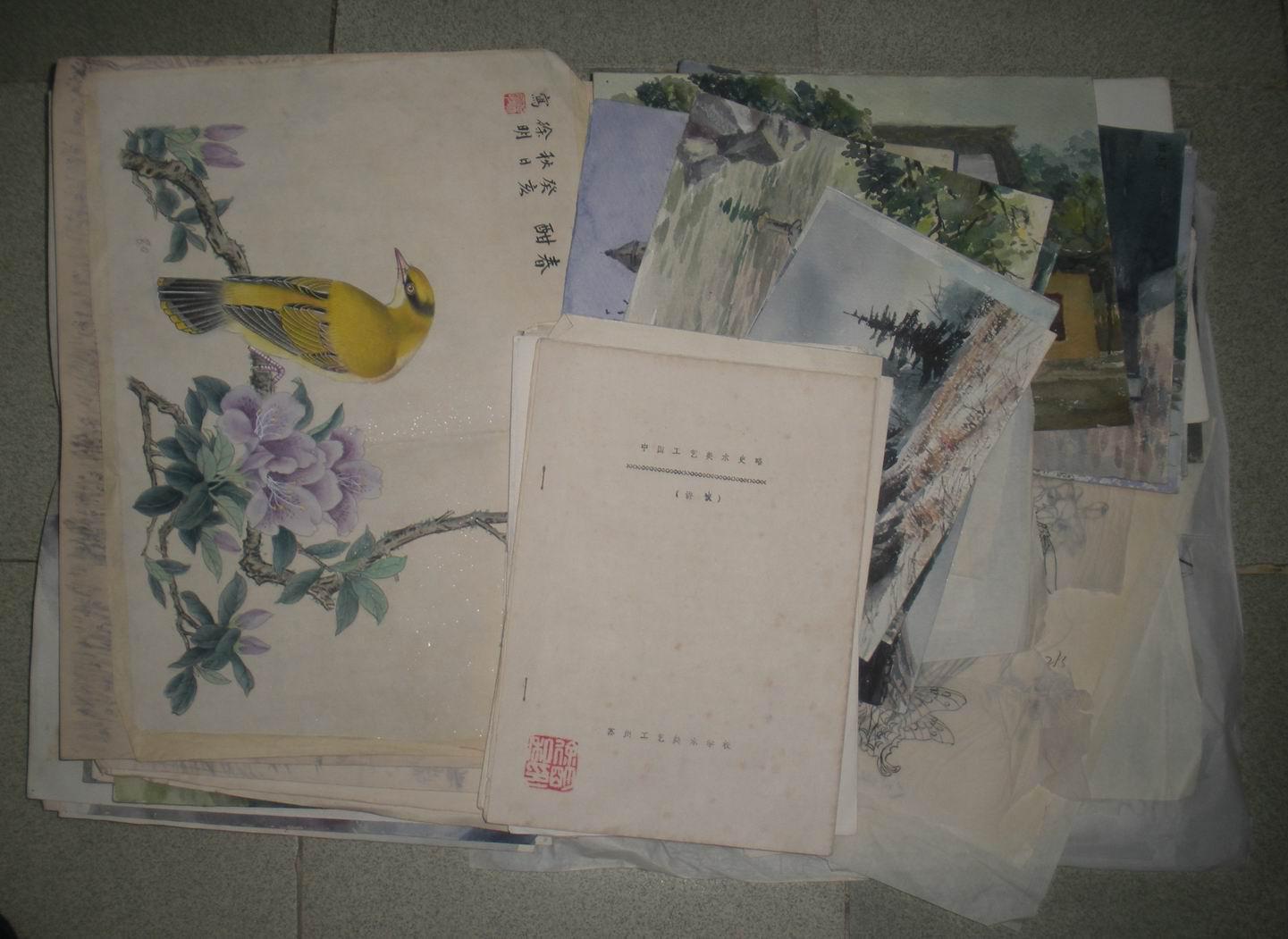 苏州青年画家徐明画稿一堆