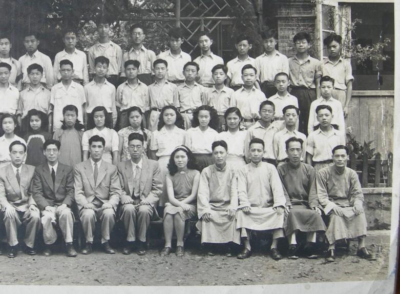 1952年北京西路新民中学,向群中学,培青中学三校合并命名上海新联中学