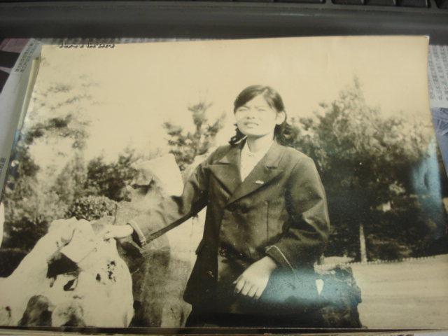 一张80年代的老照片(图1)