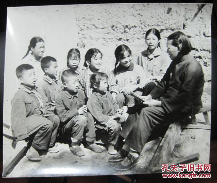 大尺幅70年代小学生学习照片