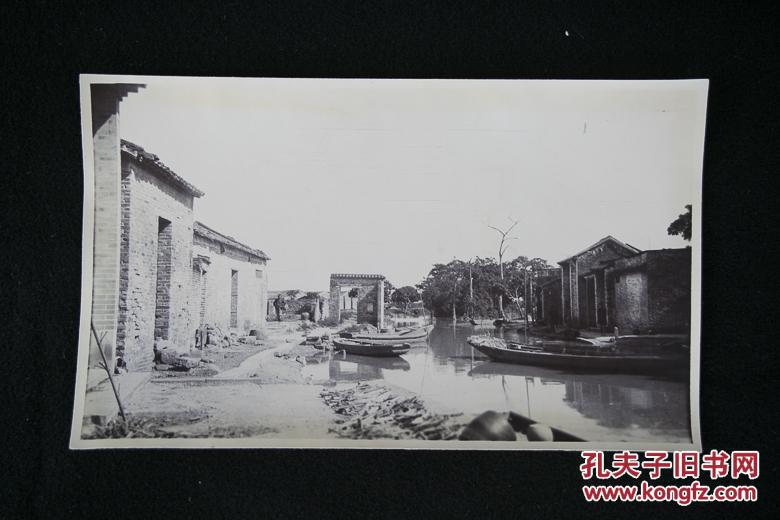 清代福建小河边的老房子和湖里的小船原版老照片相片