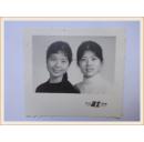 黑白老照片：湖北武汉相馆 两个女孩合影