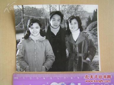 杂志社老照片【80年代,乔榛和张金玲等合影】