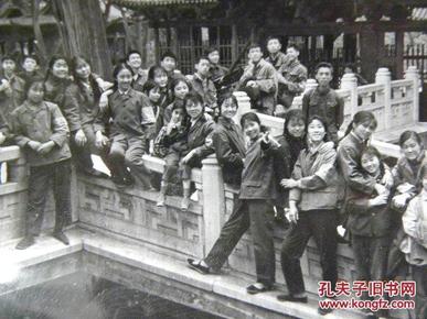 红卫兵大串联在太原晋祠留念-5寸