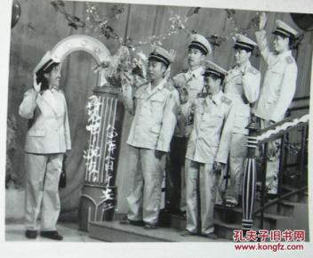 察照相馆内摆照,非常少见。湖南怀化洪江市安