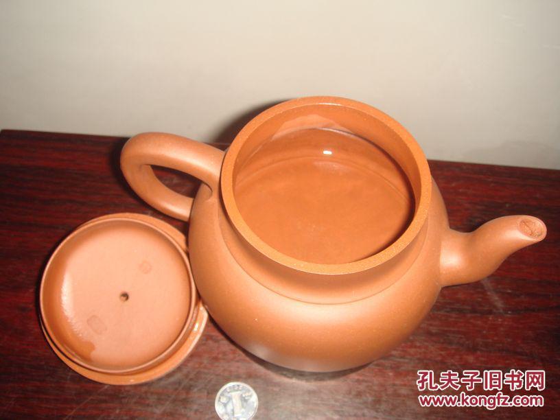 工艺美术师王玉娟制紫砂壶,清水泥,400cc左右.