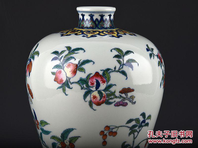 大清乾隆年制斗彩描金折枝果纹梅瓶 古玩古董古瓷器