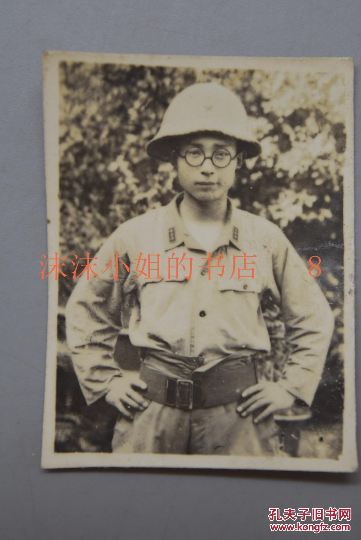 背面有印章 时间为1941年中山宪兵分队 检阅济等字 照相馆照片 从