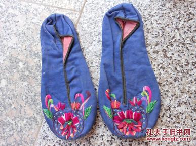 鞋文化老绣花鞋蓝色鞋底也有花纹