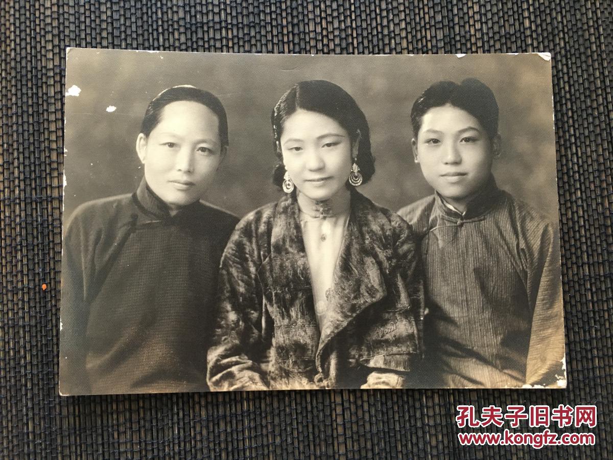 [民国老照片]民国人物照 像是大户人家的小姐公子佣人