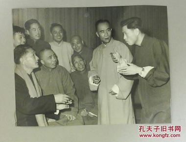 J3-1-030侯宝林照片 尺寸18*13