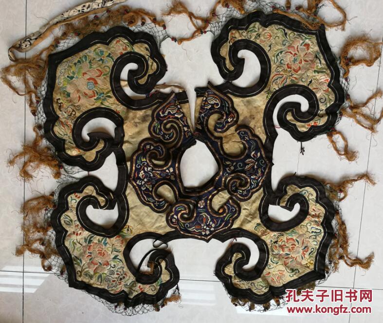 清代打籽绣疙瘩绣女士披肩云肩蝙蝠牡丹蝴蝶花卉等图包老稀少精品