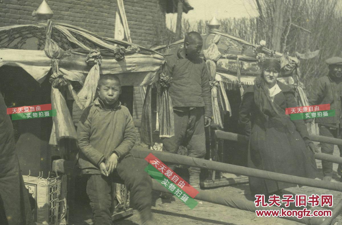 民国1920年东北满洲黑龙江哈尔滨交通工具轿子和轿夫老照片