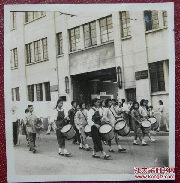 上海新光内衣染织厂_新光商场内衣秀图片