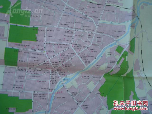 1995年1版1印 4开 中英文对照 库尔勒市街区图 塔什店区示意图 铜版纸