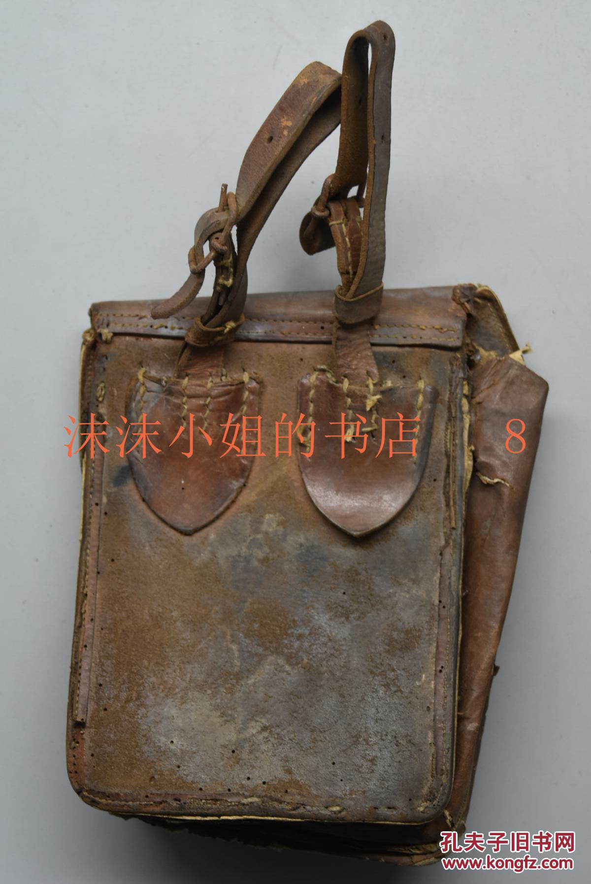 以配合作战决策使用 包内亦可装配指南针等军用物品 马刺包 皮制 二战