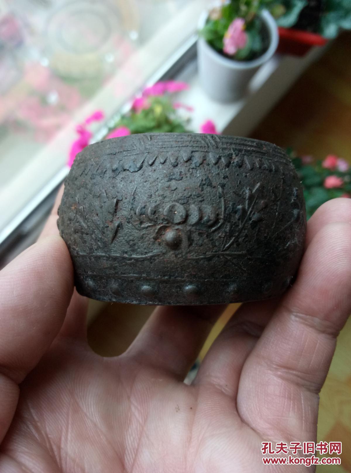 清代鼓形铁香炉
