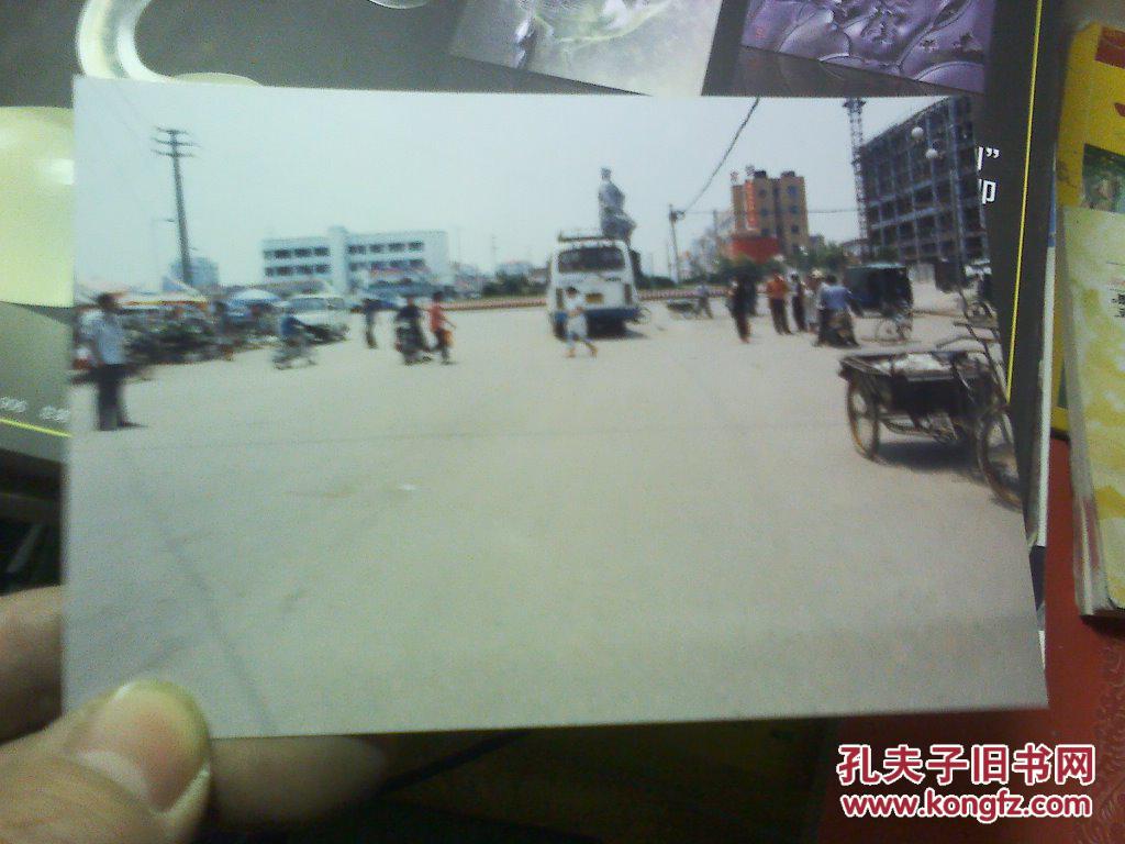 徐福像照片【90年代赣榆南站街景\/此雕塑现在