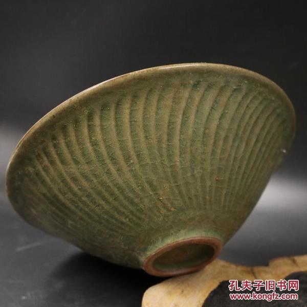 耀州窑一束莲斗笠碗