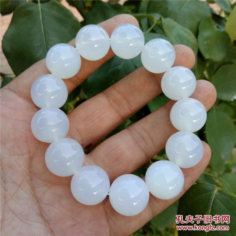 珠宝莹光白玛瑙手链冰透荧光玉髓手串