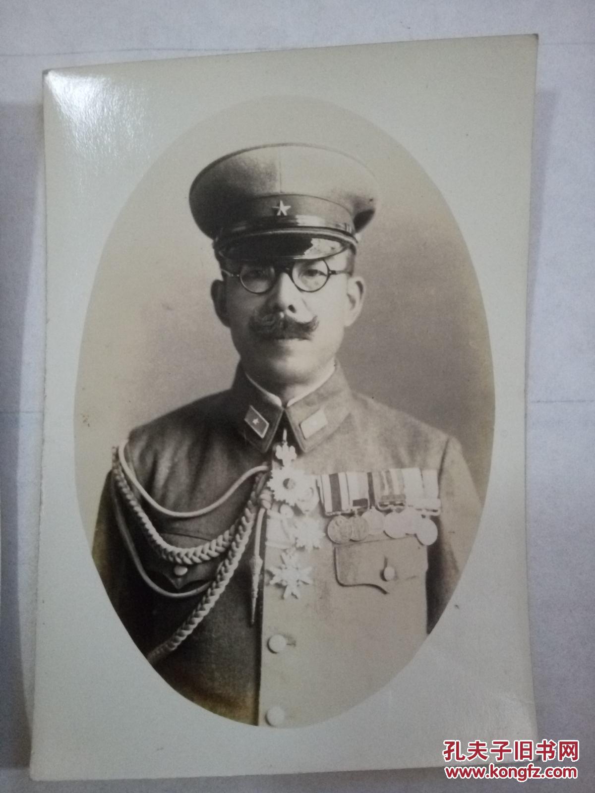 战时侵华日军高级将领原装四张(各是谁见图),以及东条英机等名片三张
