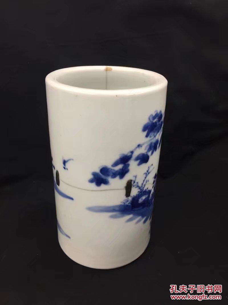 锯瓷无痕:清代光绪青花老锯笔筒:胎质莹润,青花发色细艳,{渊明采菊}