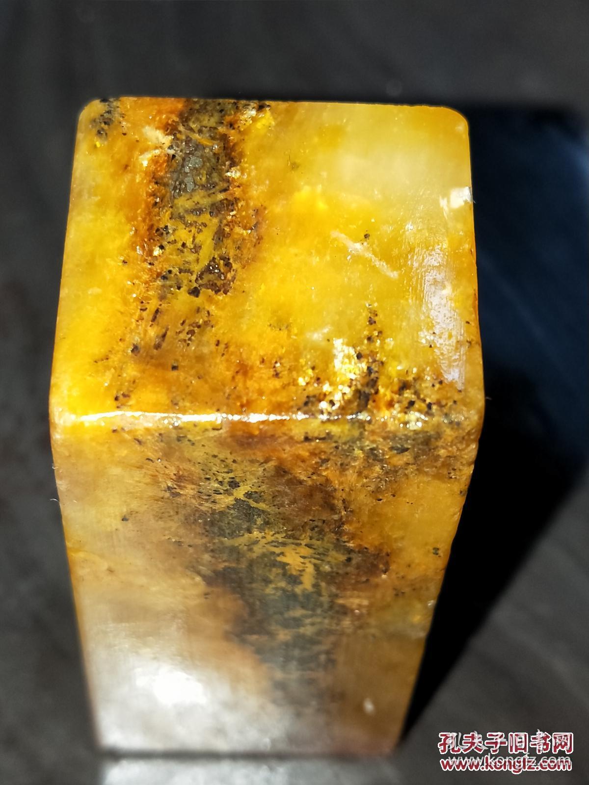 清代寿山石乌鸦皮田黄石老印章,尺寸5.2x2.5cm重90克