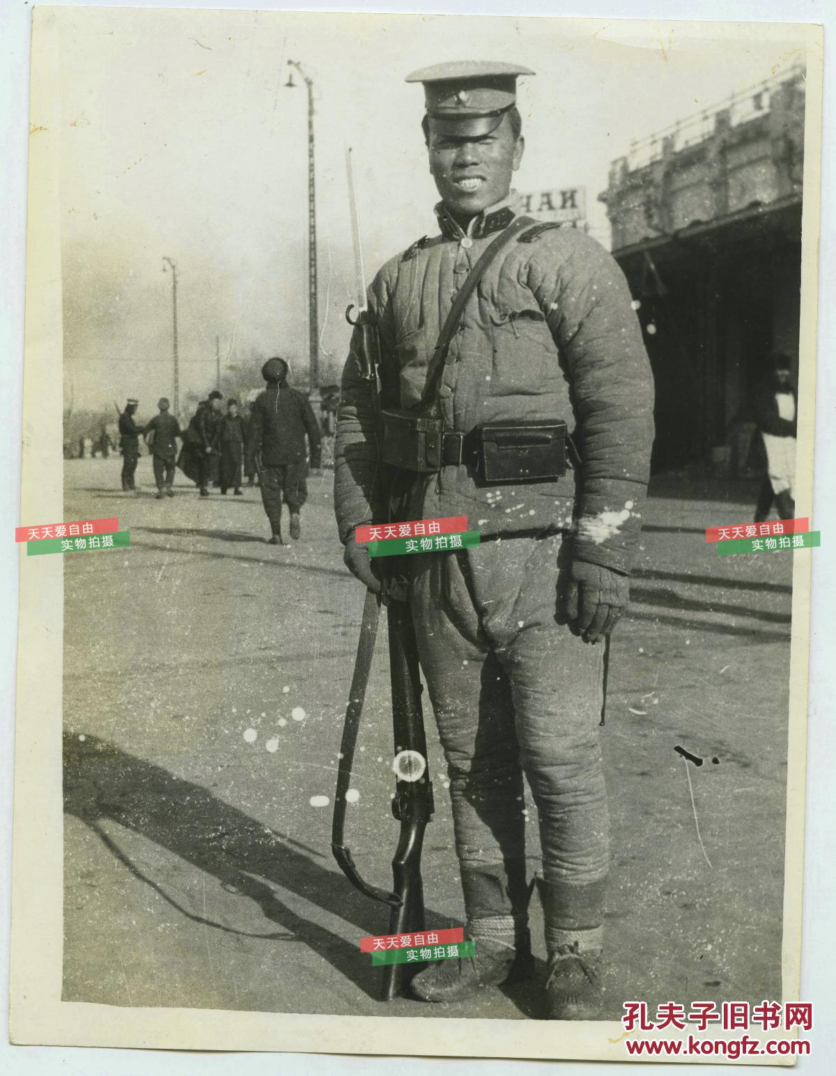 1930年中国东北满洲全副武装士兵站立肖像,东北军?