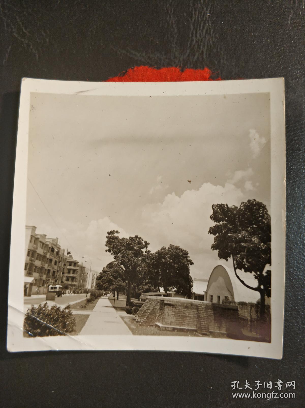 香港五十年代油麻地火车站附近老照片一张