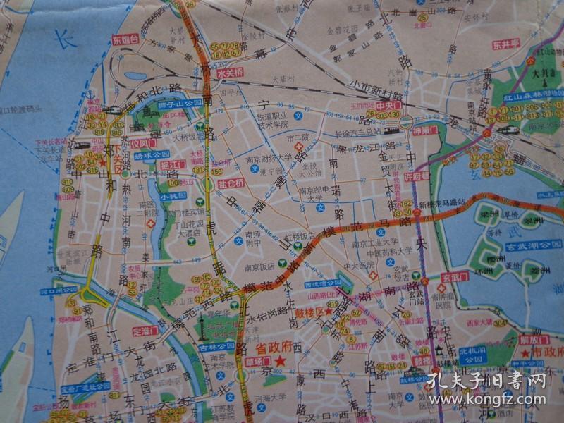 南京交通旅游图 2010年改版 4开独版 封面中华门 南京