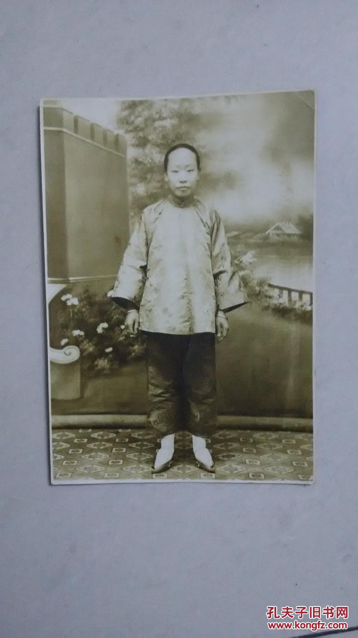 大尺寸清末老照片品美 小脚女美