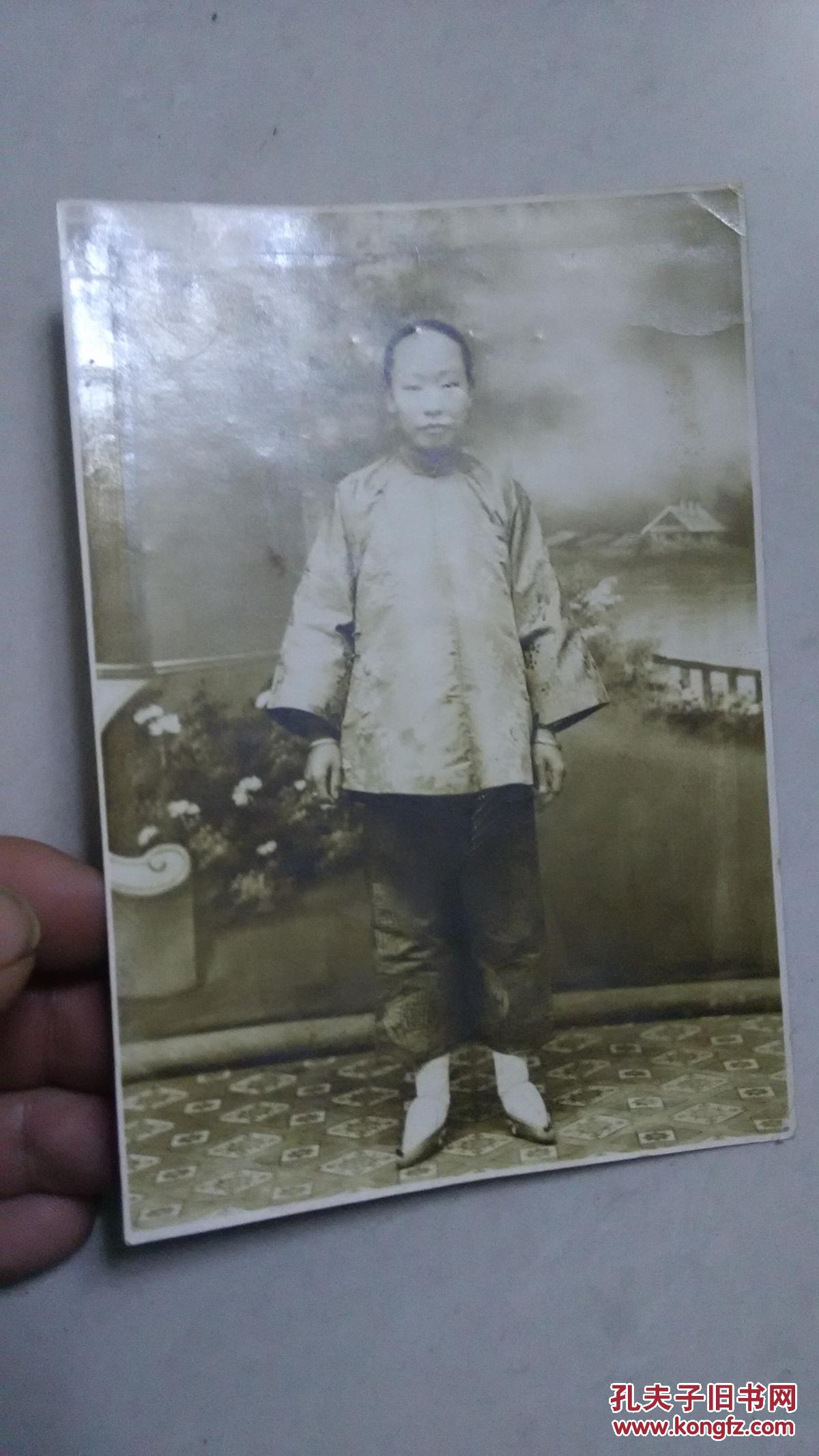 大尺寸清末老照片品美 小脚女美