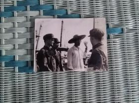 约80年代的军人照片