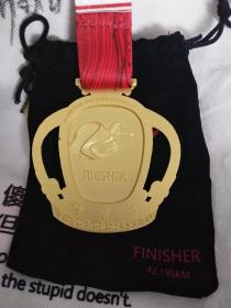 超高颜值的2018哈尔滨国际马拉松全马完赛奖