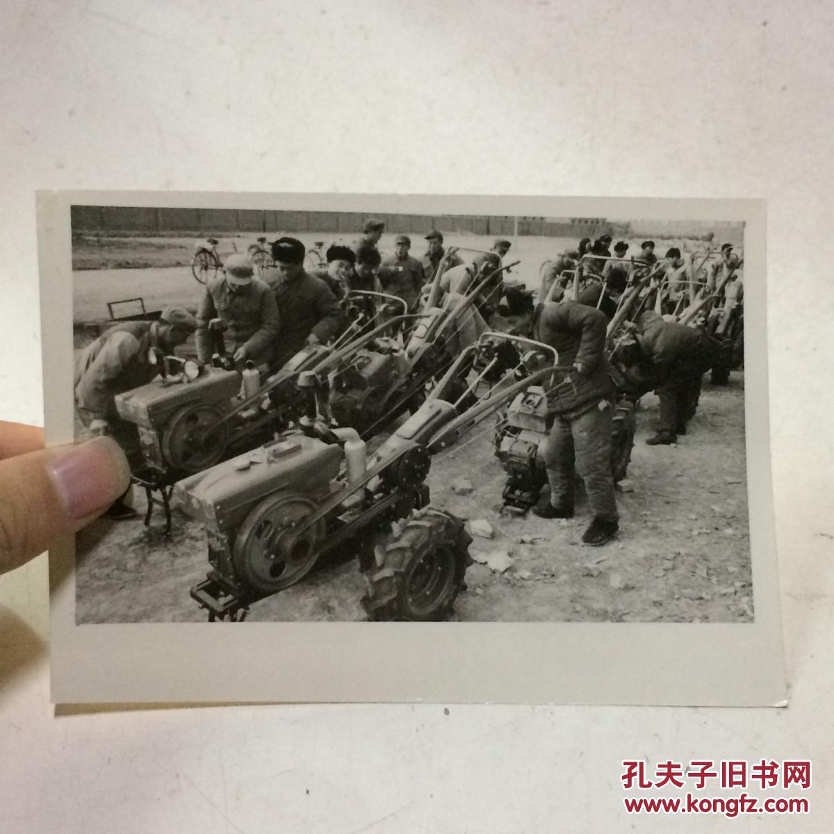 1982年新华社老照片:历史文化名城杭州3 背面有说明 地点:杭州西湖