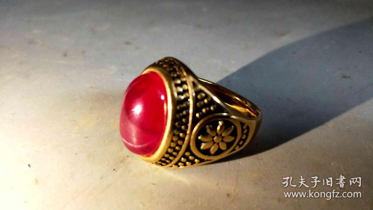 清代天然星光宝石戒指