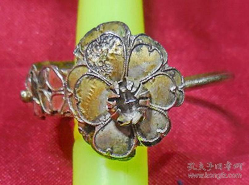 装饰品耳环哪种材料好 p4YBAFrOykyARwgBAADXbrhRi1g905_n.jpg