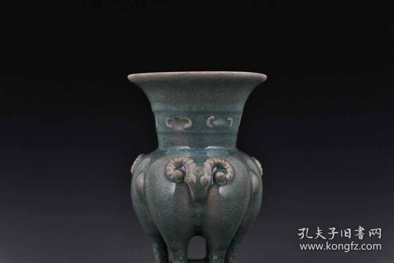 宋代清凉寺汝窑天青釉三羊尊