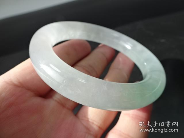 清代冰种翡翠玉镯子