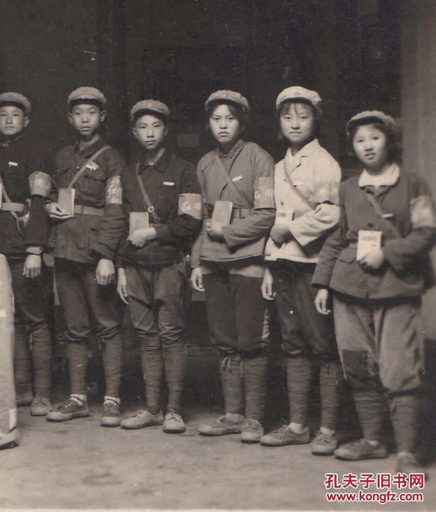 文化大革命,红卫兵【串联】老照片,云南"长征"红卫兵在冕宁长征展览馆