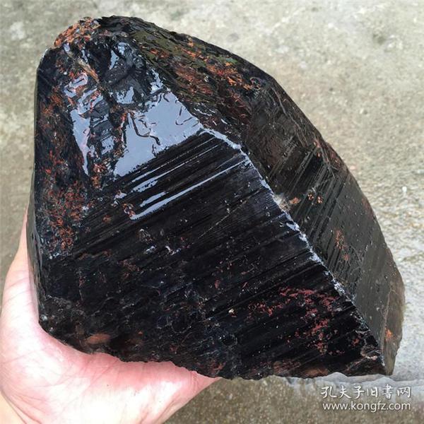 纯天然黑水晶质地细腻大块头重达近6斤,千年难得一遇,可遇不可求,大