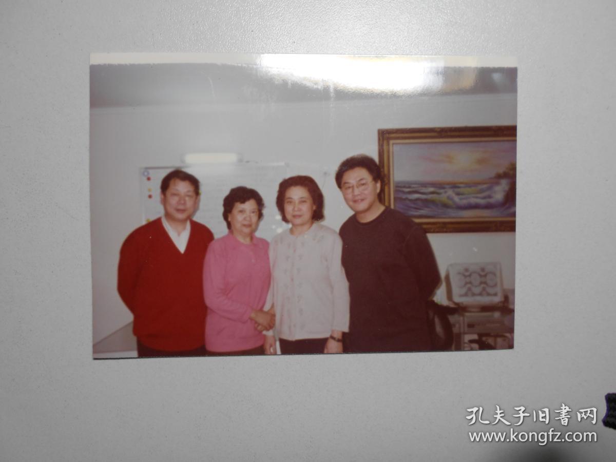 名人照片著名相声演员常贵德与家人和朋友合影9张