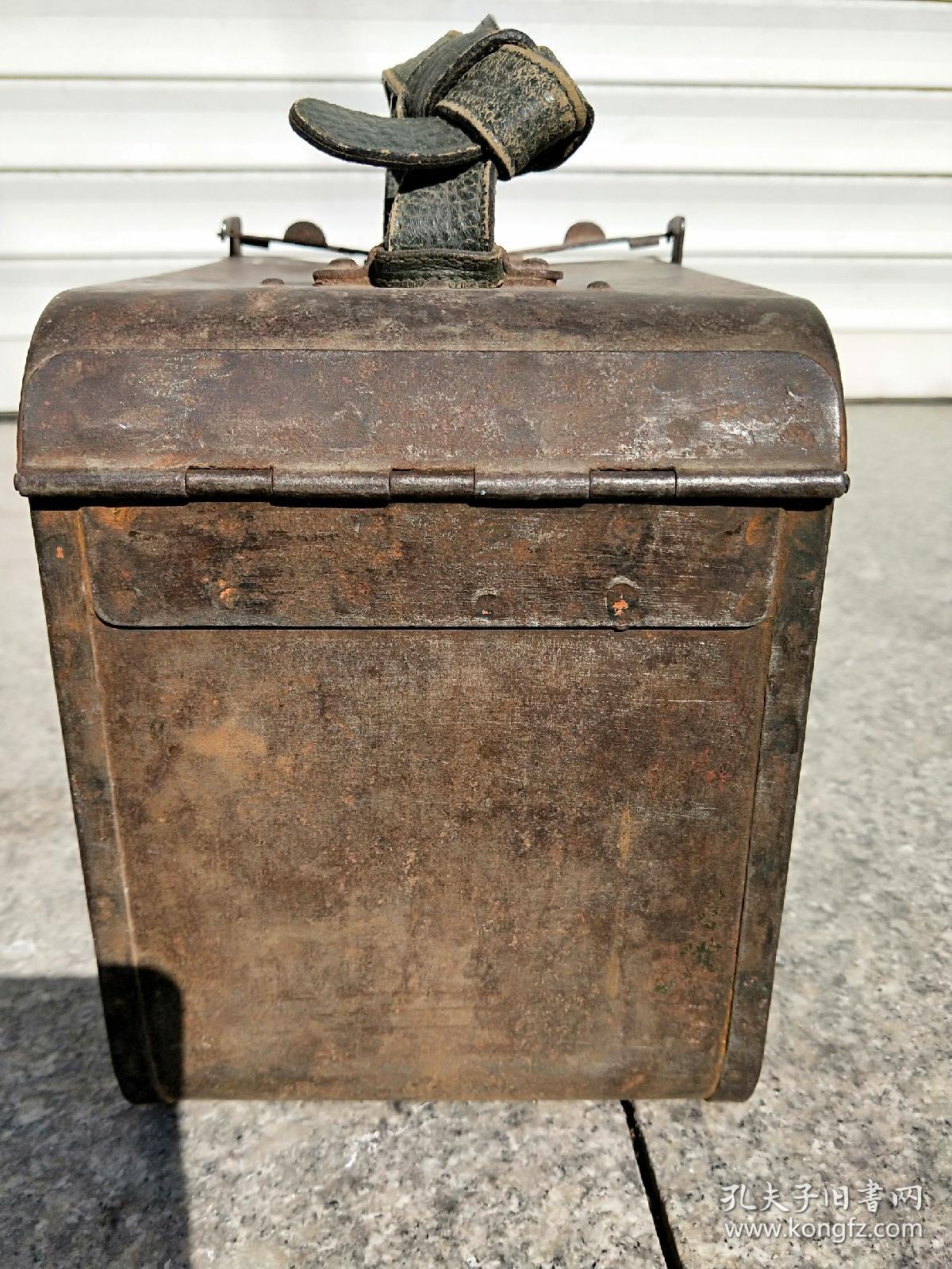 苏联造,机关枪弹夹箱,铁箱子。品相如图!战争时