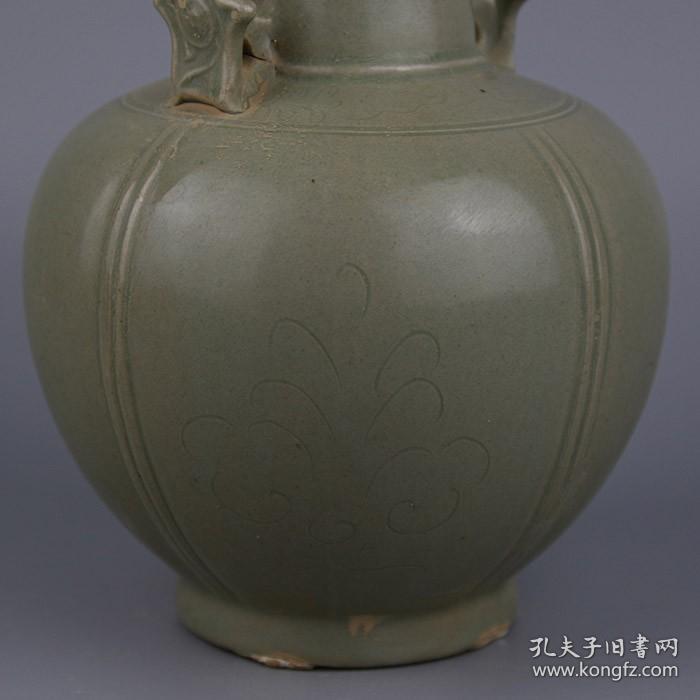 宋代越窑青瓷刻花双系盘口瓶